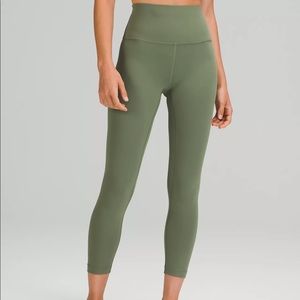 32” lululemon Fast and Free Mid-Rise Pants Size 4